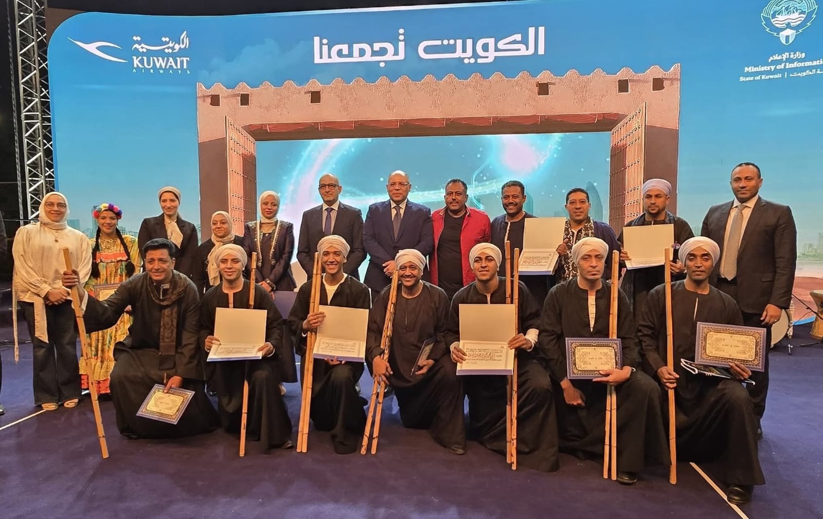 فرقة سوهاج للفنون الشعبية تشارك في فعالية العالم العربي بالكويت بعروض فلكلورية مبهجة